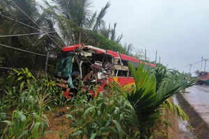 Hai xe khách va chạm trực diện, nhiều người thương vong