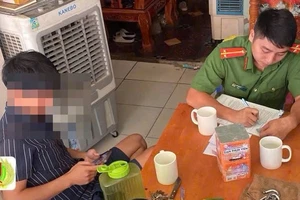 Bị lập biên bản vì rao bán pháo hoa của Bộ Quốc phòng không có giấy phép