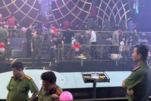 Phát hiện hàng chục người phê ma túy trong quán bar ở Bình Dương