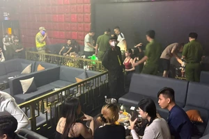 Quản lý và nhân viên quán bar ở Bình Dương dương tính với ma túy