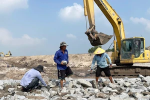 Tất bật trên công trường dự án chống ngập lớn ở Bình Dương