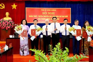 Bình Dương: Trao quyết định bổ nhiệm cho nhiều cán bộ chủ chốt