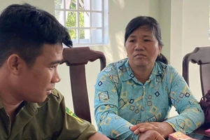 Cụ ông 78 tuổi bị cướp giật khi tâm sự với người bán vé số trong nhà nghỉ