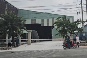 Vụ sập nhà xưởng 3 người tử vong ở Bình Dương: Khởi tố người nước ngoài và chủ thầu