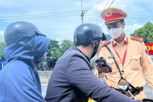 CSGT Bình Dương mở đợt xử lý nồng độ cồn, lấn làn, xe tự chế 