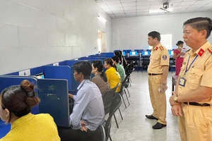 Công an tỉnh Bình Dương lần đầu tổ chức sát hạch cấp giấy phép lái xe