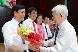 Bình Dương công bố cán bộ chủ chốt 36 xã phường mới