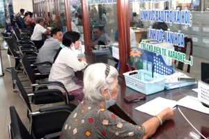 TP.HCM: Phường Lái Thiêu đề xuất Phó Giám đốc trung tâm được ký văn bản