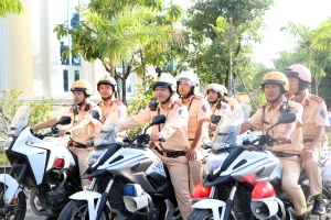 CSGT TP.HCM khu vực 1 phối hợp với công an cấp xã ra quân trấn áp tội phạm