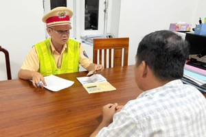 CSGT TP.HCM liên tục phát hiện xe đầu kéo vượt đèn đỏ