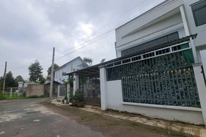 Lại thêm một vụ xây nhà trên đất của người khác 