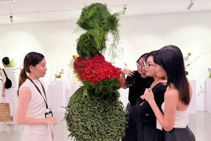 Hơn 2.000 người tham dự triển lãm 'Khởi sắc khai hoa' ở TP.HCM