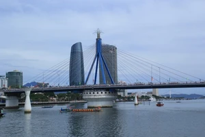 Đà Nẵng điều chỉnh giờ quay cầu Sông Hàn 