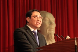 Chủ tịch Đà Nẵng nói về biệt phủ trăm tỉ và quản lý người Trung Quốc