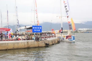 Đà Nẵng tạm dừng lưu thông qua cầu Sông Hàn, cầu Rồng