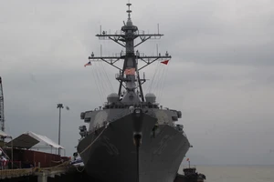 Cận cảnh khu trục hạm tốt nhất thế giới của Mỹ