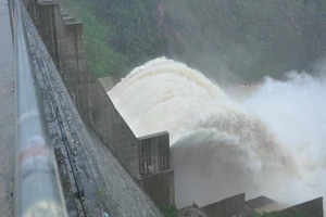 Quảng Nam: Các thủy điện đồng loạt xả lũ