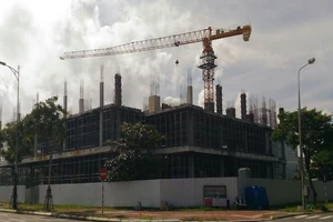 Tham mưu xử lý nóng vụ trung tâm thương mại không phép