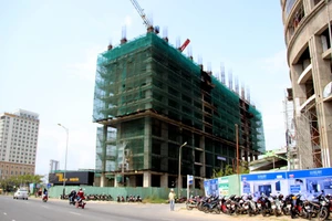 Lén lút xây cụm khách sạn, căn hộ 10 tầng 