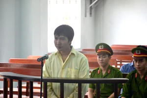 15 tháng tù cho phóng viên lừa tiền của dân