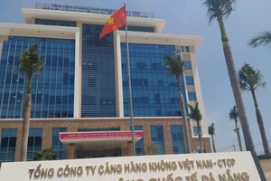 Kỷ luật đội trưởng an ninh sân bay lấy tài sản của khách 