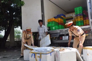 Bắt 250 kg gân bò không giấy tờ tuồn vào Đà Nẵng