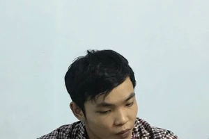 Sinh viên cướp tiệm vàng để trả nợ ngân hàng