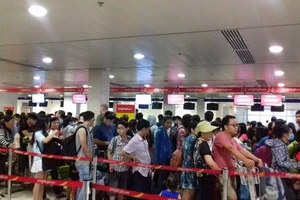 Máy bay lỗi kỹ thuật, hành khách chờ nhiều giờ liền 