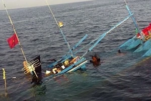 Tàu Bình Định chìm trên biển cùng 5 ngư dân