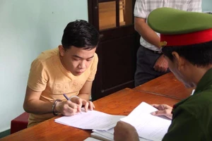 Bắt kẻ treo thưởng giả trên mạng để chiếm đoạt tài sản 