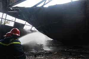 Cháy lớn, giám đốc Cảnh sát PCCC lập tức có mặt