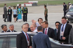 Hình ảnh Tổng thống Nga Putin tại sân bay Đà Nẵng