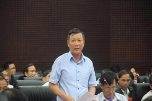 Xe lãnh đạo Đà Nẵng cũng run sợ trước hung thần xe ben