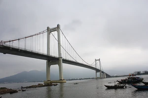 1 người đàn ông treo cổ tự tử trên cầu Thuận Phước