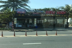 Nhà hàng bị tố 'chặt chém', dùng hóa đơn tiếng Trung