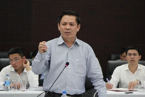 Dán tem xe toàn quốc để thu giá tự động tại BOT