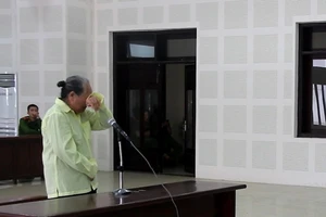 Bà lão vận chuyển ma túy lãnh án chung thân