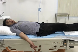 Khách tố bị nhà hàng đánh chấn thương