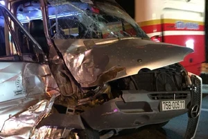 2 ô tô tông nhau ở đèo Hải Vân, 4 người nhập viện