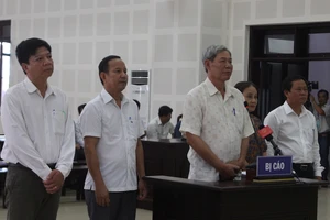 Kỳ án gỗ lậu ở Đà Nẵng: Bán gỗ tang vật là vi phạm?