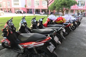 Hàng chục con bạc sát phạt sau quán cà phê ở Quảng Nam