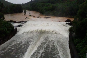 Thủy điện xả nước, cảnh báo lũ hạ du Quảng Nam