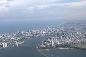 Mọc thêm dự án 'tháp ven sông' cao 29 tầng