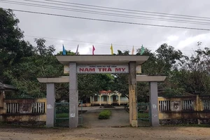 Khởi tố nam sinh dùng kính đâm chết bạn tại ký túc xá