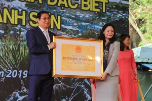 Danh thắng Ngũ Hành Sơn đón bằng Di tích quốc gia đặc biệt