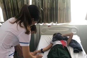 Sau khi uống trà sữa, 16 học sinh nhập viện cấp cứu