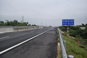 Phong toả xe chở heo trên cao tốc đi qua Quảng Nam