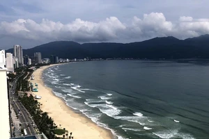 Thành ủy Đà Nẵng quyết tâm mở lối xuống biển cho người dân