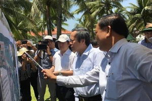 Phó Chủ tịch Quốc hội kiểm tra sạt lở ở Hội An