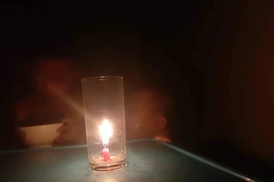 Dân Đà Nẵng nháo nhào trong đêm vì cúp điện-nước